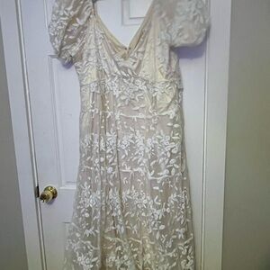 ARULA Cream and White Floral Lace Midi Dress